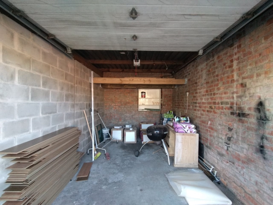 To Let 3 Bedroom Property for Rent in Table View Western Cape